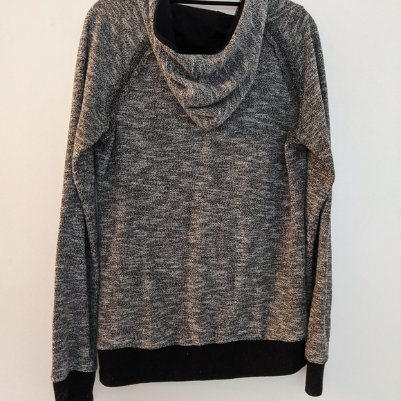 Roxy ladies medium hooded sweatshirt - Picture 14 of 16